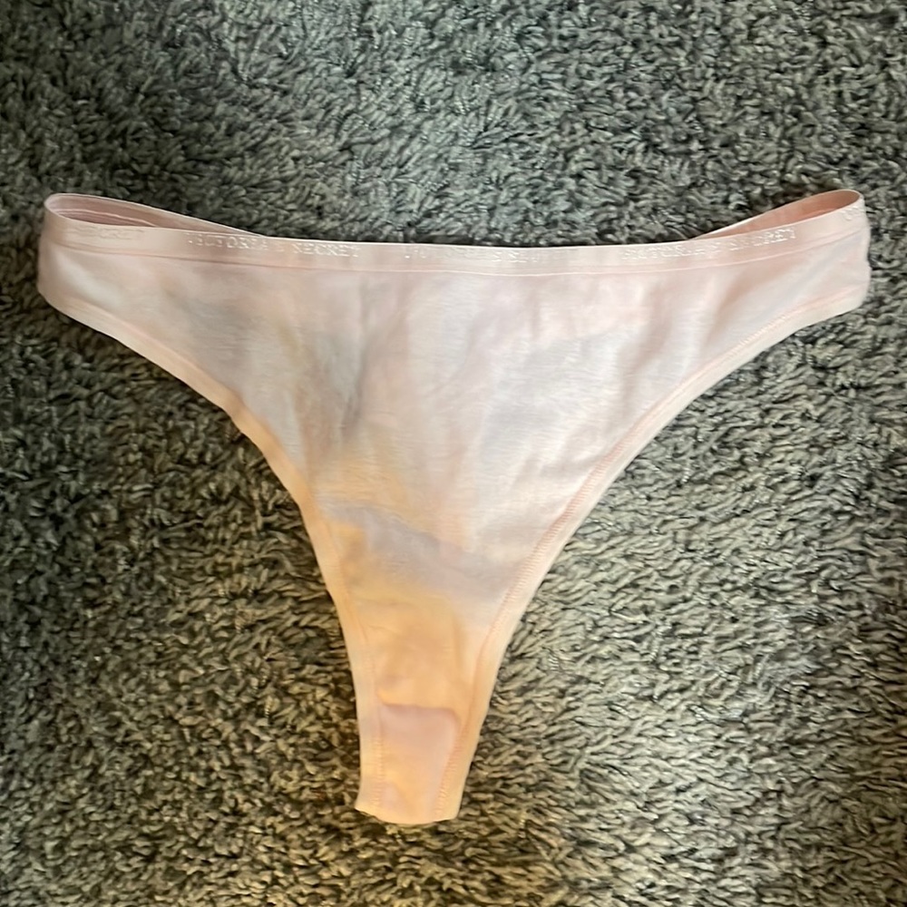 Victoria’s Secret low-rise thong size XL